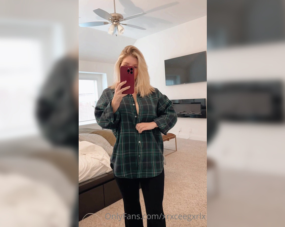 Rachel Jade OnlyFans aka Xrxceegxrlx - I wear baggy clothes so you can daydream about whats underneath