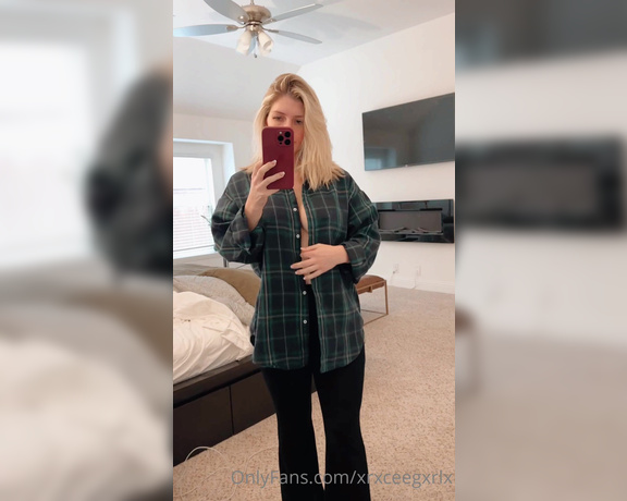 Rachel Jade OnlyFans aka Xrxceegxrlx - I wear baggy clothes so you can daydream about whats underneath