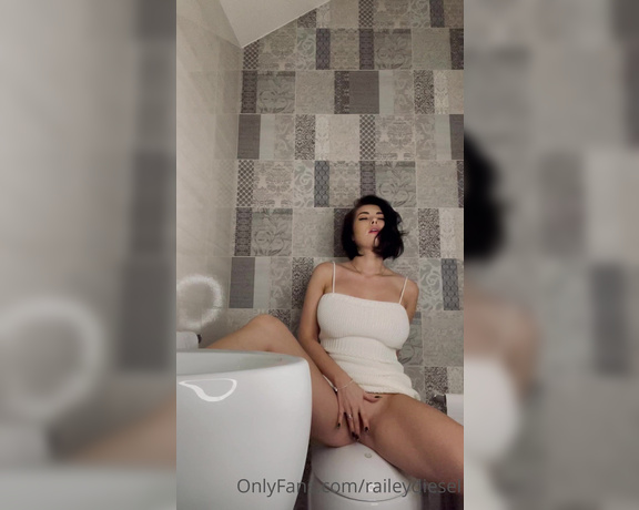 Raileytv OnlyFans - I guess we all do this once in a while