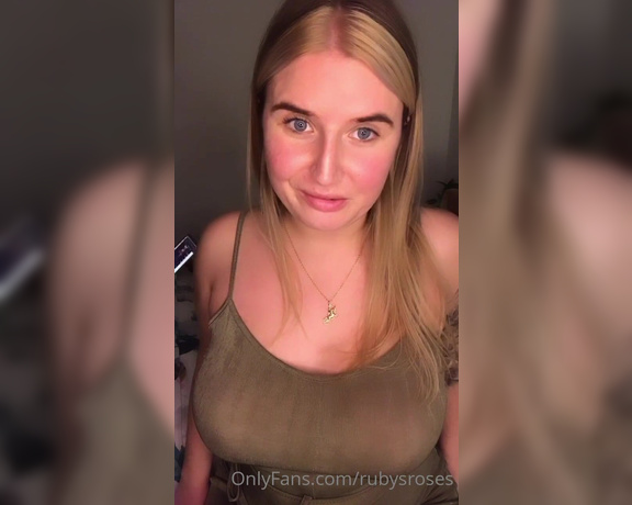 Rubysroses OnlyFans - Merry Christmas to you all (swipe for the second vid!) I’ll still be on here but I’ll be very busy 2