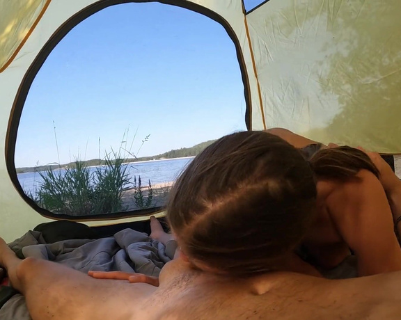 Chica de la isla - Sex in the tent