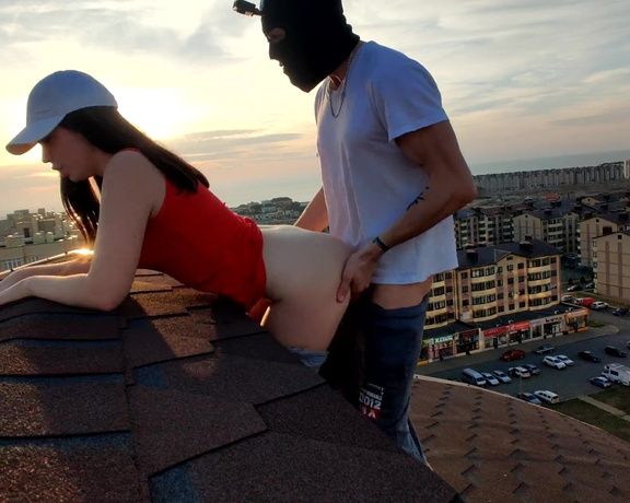 Miss Bandit Girl - Come on quickly, everyone can see us, public sex on the roof