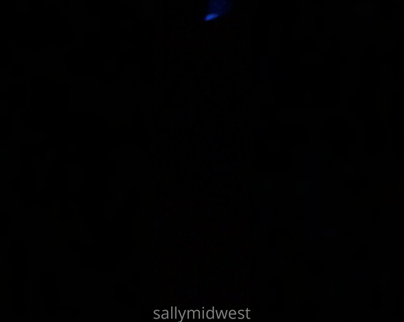Sally aka Sallymidwest OnlyFans - Turn your sound on xoxo