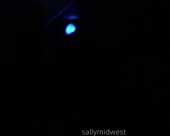 Sally aka Sallymidwest OnlyFans - Turn your sound on xoxo