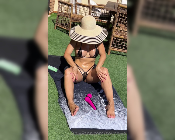 Soy Neiva aka Soyneiva OnlyFans - It is soo HOT in here papito the best way to cool me down is MASTURBATING OUTDOORS wanna join