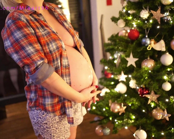 Miaart - Pregnant girl decorates a Christmas tree and gets creampie