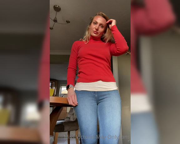 Victoria Peach  aka Victoria_peach OnlyFans - Even my jeans have ripped because of my booty