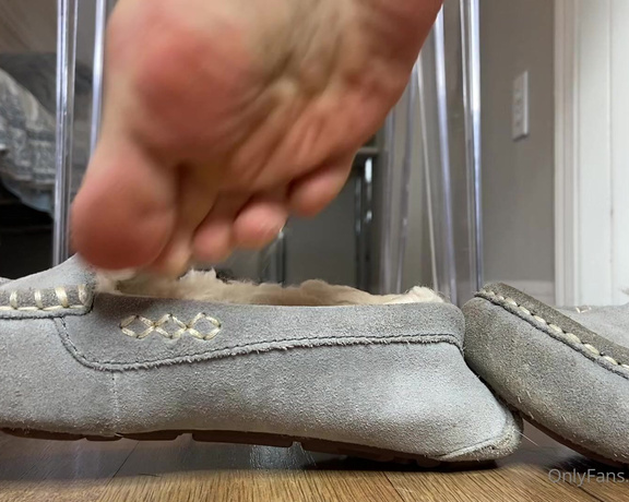 Ivory Soles aka Ivorysoles OnlyFans - I got these like 2 months ago amongst the other 5 pairs of slippers and I can’t believe how smelly a