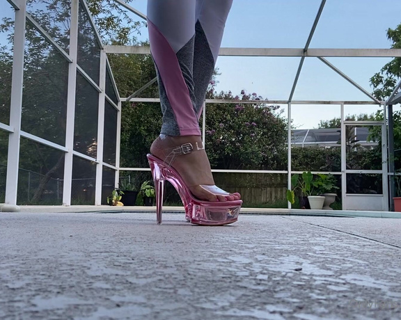 Ivory Soles aka Ivorysoles OnlyFans - Do you love watching me walk around in high heels
