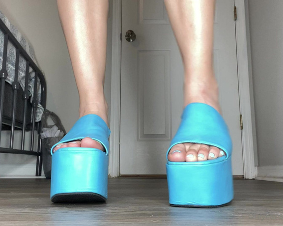 Ivory Soles aka Ivorysoles OnlyFans - I have a feeling these wedges are going to be highly sought after