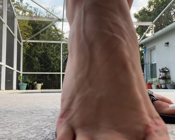 Ivory Soles aka Ivorysoles OnlyFans - After wearing them all day! Look at these lines I spoiled you all with Chaco posts today, so use th