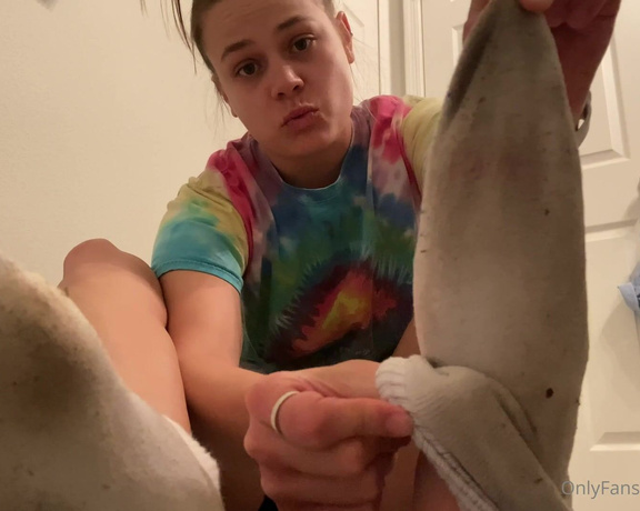 Ivory Soles aka Ivorysoles OnlyFans - Smelly worn sock tease