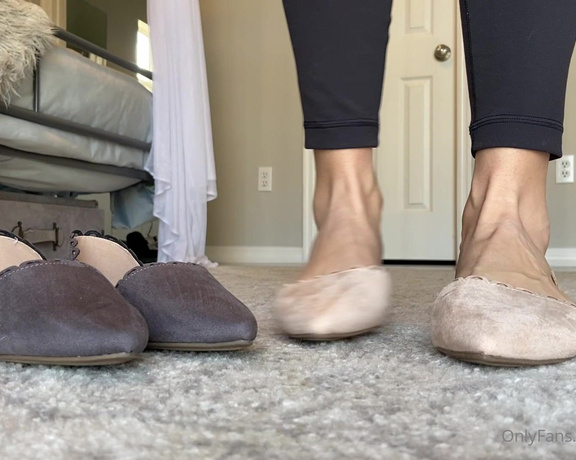 Ivory Soles aka Ivorysoles OnlyFans - My slave of an ex boyfriend is sort of addicted to buying me flats lol I have these in 2 colors too