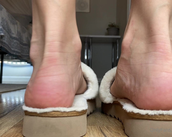 Ivory Soles aka Ivorysoles OnlyFans - Flip flop slippers Definitely getting stinky despite the open nature of the shoe