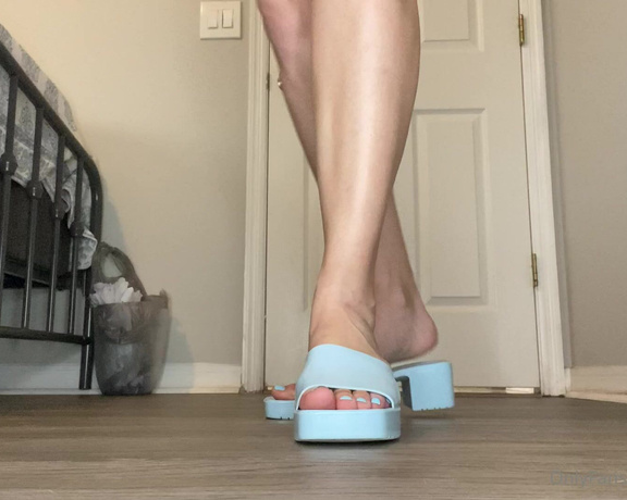 Ivory Soles aka Ivorysoles OnlyFans - These would be perfect for crushing tiny men