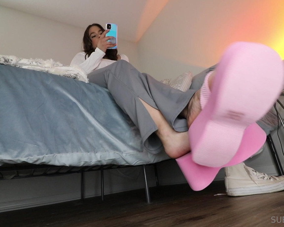 Ivory Soles aka Ivorysoles OnlyFans - Ivory Finds A Tiny Ivory is on her phone unaware that a tiny shrunken man has appeared at her feet