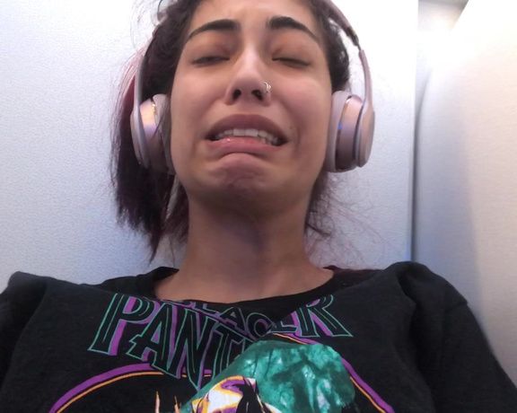 Ashleejuliet Masturbating In Airplane Bathroom