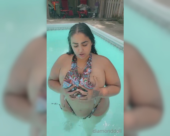 Diamonddoll OnlyFans aka Realdiamonddoll OnlyFans - Having a sexy pool day, I love being wet I wonder if the neighbours had a peak check the full vi