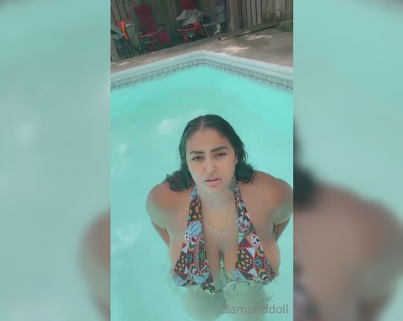 Diamonddoll OnlyFans aka Realdiamonddoll OnlyFans - Having a sexy pool day, I love being wet I wonder if the neighbours had a peak check the full vi