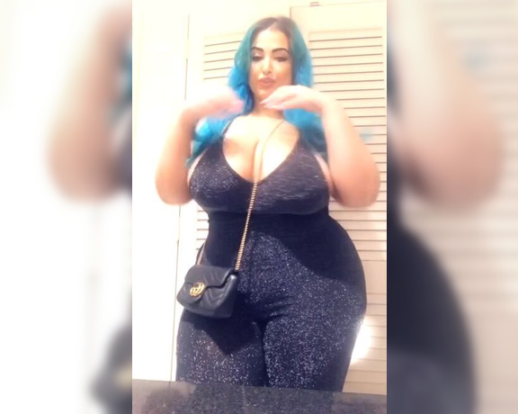 Diamonddoll OnlyFans aka Realdiamonddoll OnlyFans - Body suit looking good On my body ask for full video by messaging Me