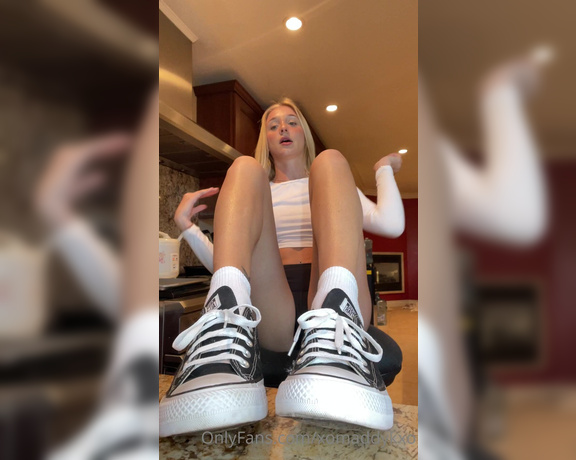 Goddess Kaylee aka Xomaddykxo OnlyFans - Babysitter pt2 i’ve been running around all day chasing the kids on my feet They are so sore do you