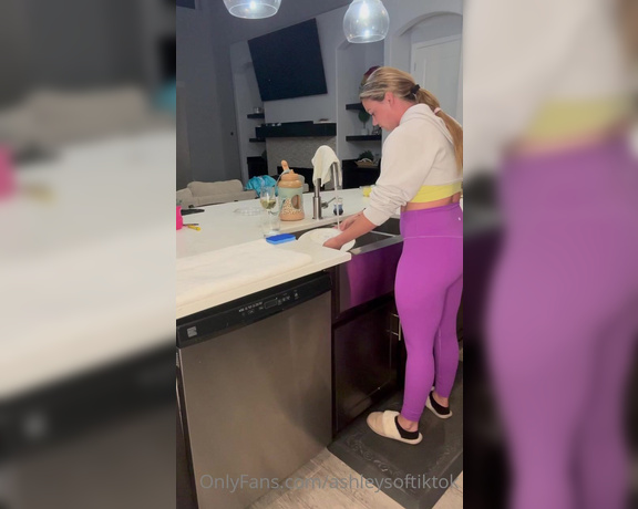The Ashleys aka Ashleysoftiktok OnlyFans - Washing dishes is no fun! Take a break and fuck instead This is the most and the hardest I’ve ever