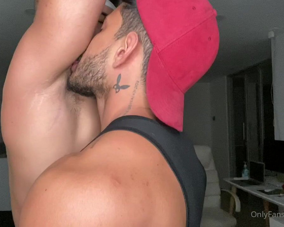 Alejo Ospina aka Aospinad OnlyFans - Nipples and armpits fetish! #FlashBackFriday
