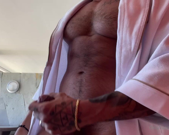 Alejo Ospina aka Aospinad OnlyFans - Alone in my room this morning i would love to have you as my guess