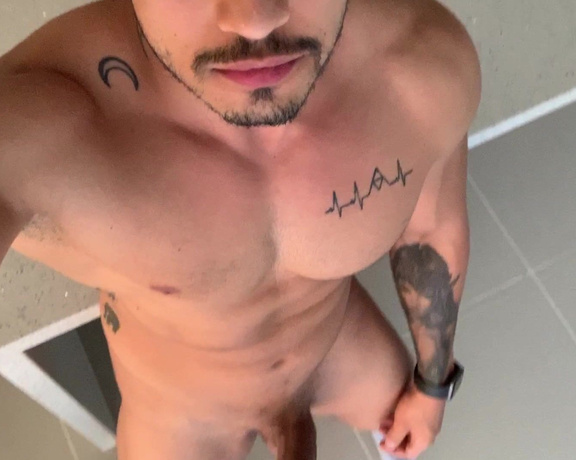 Alejo Ospina aka Aospinad OnlyFans - Waking up is the second hardest thing in my mornings