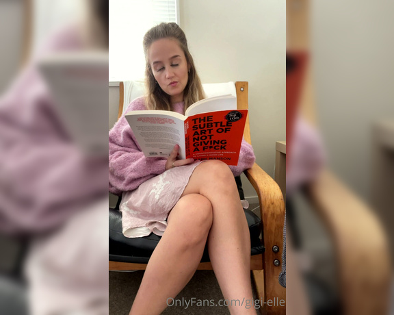 Gigi Miller aka Kiwigirlgigi OnlyFans - Your POV You’re in a cafe & you’ve noticed a cute girl reading her book a few tables from you You’r