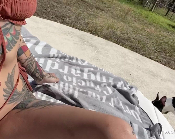 Taylor white aka Taylorwhitetv OnlyFans - Getting wettt on my 12 acres