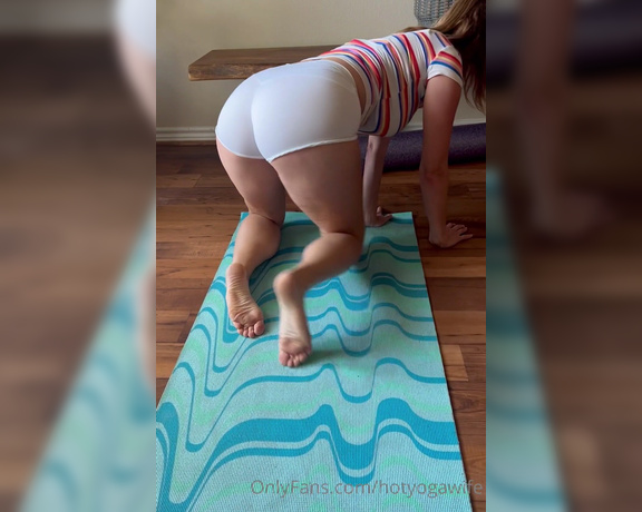 Hotyogawife OnlyFans - Mondays are always fun right