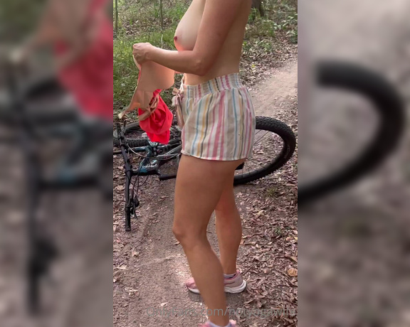 Hotyogawife OnlyFans - Almost caught! My butt gets super red when I bike! Watch til the end