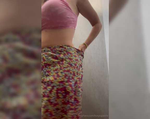 Hotyogawife OnlyFans - Here my dressing room vid! Hope you enjoy!