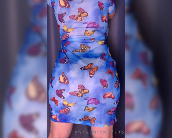 Mermaid Eva aka Mermaideva OnlyFans - It’s not very noticeable, but this dress is actually see through