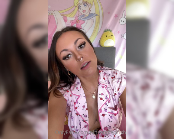 Princess Shawna aka Pineapplegirlsh OnlyFans Leaked - Just showing off my PJ’s and talking more as requested ~ also a little blooper at the end lol plz