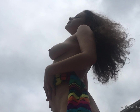 Quinn Finite aka Quinnfinite OnlyFans - At least I have the wind! This cool breeze is really working me up It feels DIVINE on my nipples an