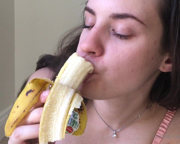 Quinn Finite aka Quinnfinite OnlyFans - Enjoy these clips of me slowly revelling in this very ripe banana 3 2