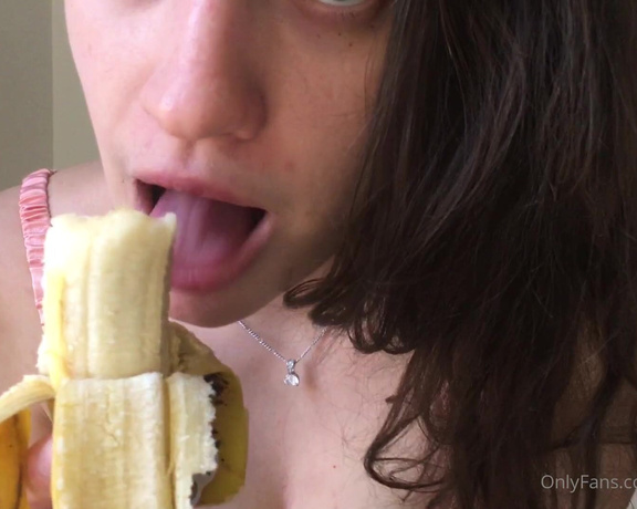 Quinn Finite aka Quinnfinite OnlyFans - Enjoy these clips of me slowly revelling in this very ripe banana 3 2