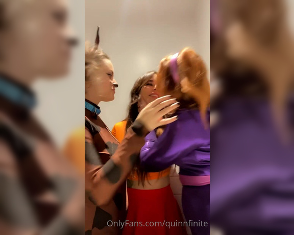 Quinn Finite aka Quinnfinite OnlyFans - I keep watching this ridic video of me @isla moon and @effycutiexx in the bathroom at a Halloween pa