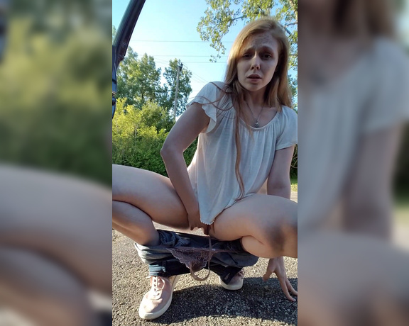 Daphnemadison Redhead Squirts Outside In Jeans