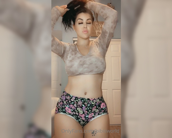 Sexy Lil Mami aka Bibisworld OnlyFans - 2nd favorite thing to do besides fucking