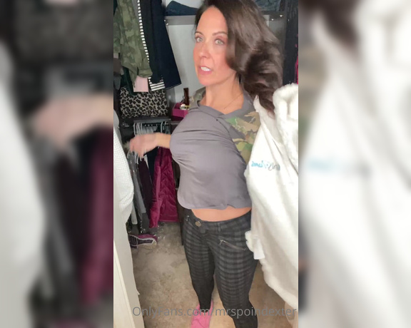 Mrs Poindexter aka Mrspoindexter OnlyFans - CLICK HERE for the world’s most dork mom strip tease ever Think I’m kidding You judge Put your jud