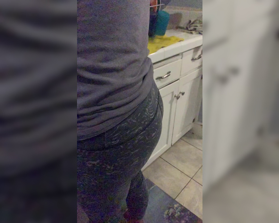 Mrs Poindexter aka Mrspoindexter OnlyFans - Ok anywaythis is a loooong video, 4 mins I’m not good at editing and don’t know how to cut segme