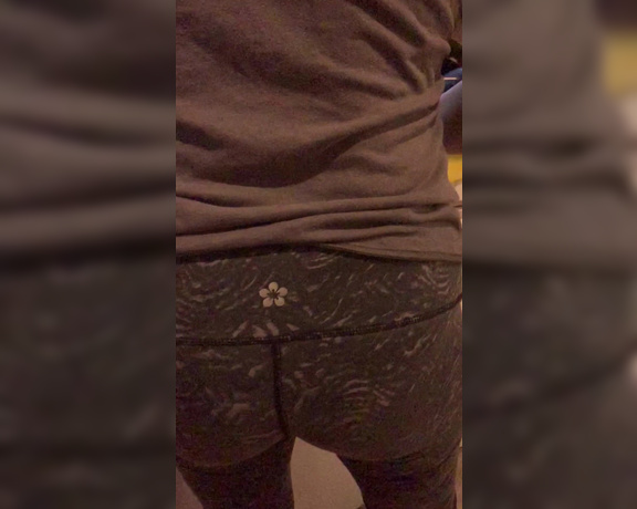 Mrs Poindexter aka Mrspoindexter OnlyFans - Ok anywaythis is a loooong video, 4 mins I’m not good at editing and don’t know how to cut segme