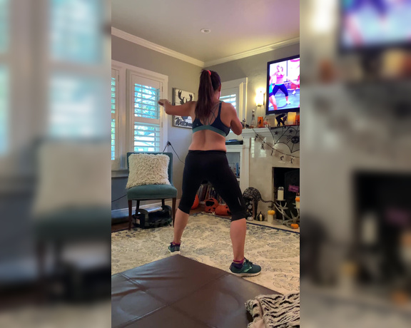 Mrs Poindexter aka Mrspoindexter OnlyFans - Just doing my HIIT video, nothing to see here