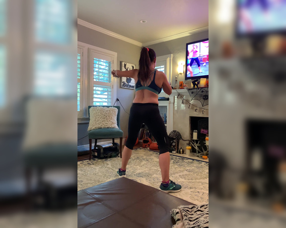 Mrs Poindexter aka Mrspoindexter OnlyFans - Just doing my HIIT video, nothing to see here