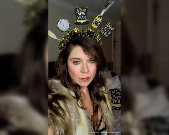 Mrs Poindexter aka Mrspoindexter OnlyFans - Welcome 2022! Hope it’s all a good year for everyone Here’s the recording of my midnight Live Cam