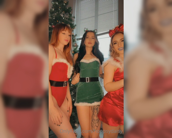 Hoopsydaisy OnlyFans - Getting into the Christmas spirit with @hexx girl & @lovedaypole Make sure to check your DMs tonigh