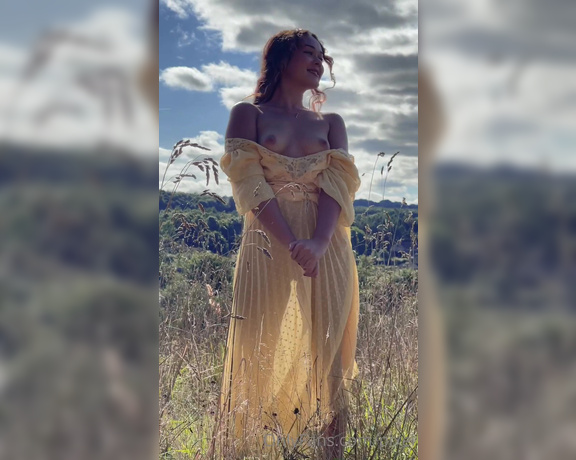 Pixei OnlyFans - Do you like the way the sunlight shines through my dress